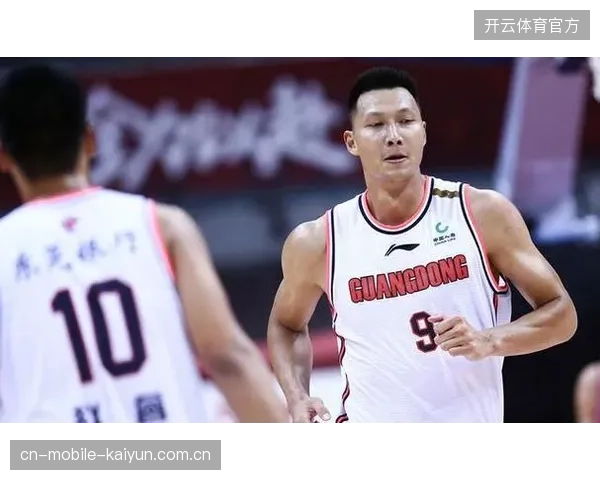 北京首钢关键回合连中三分，气势直接翻上来